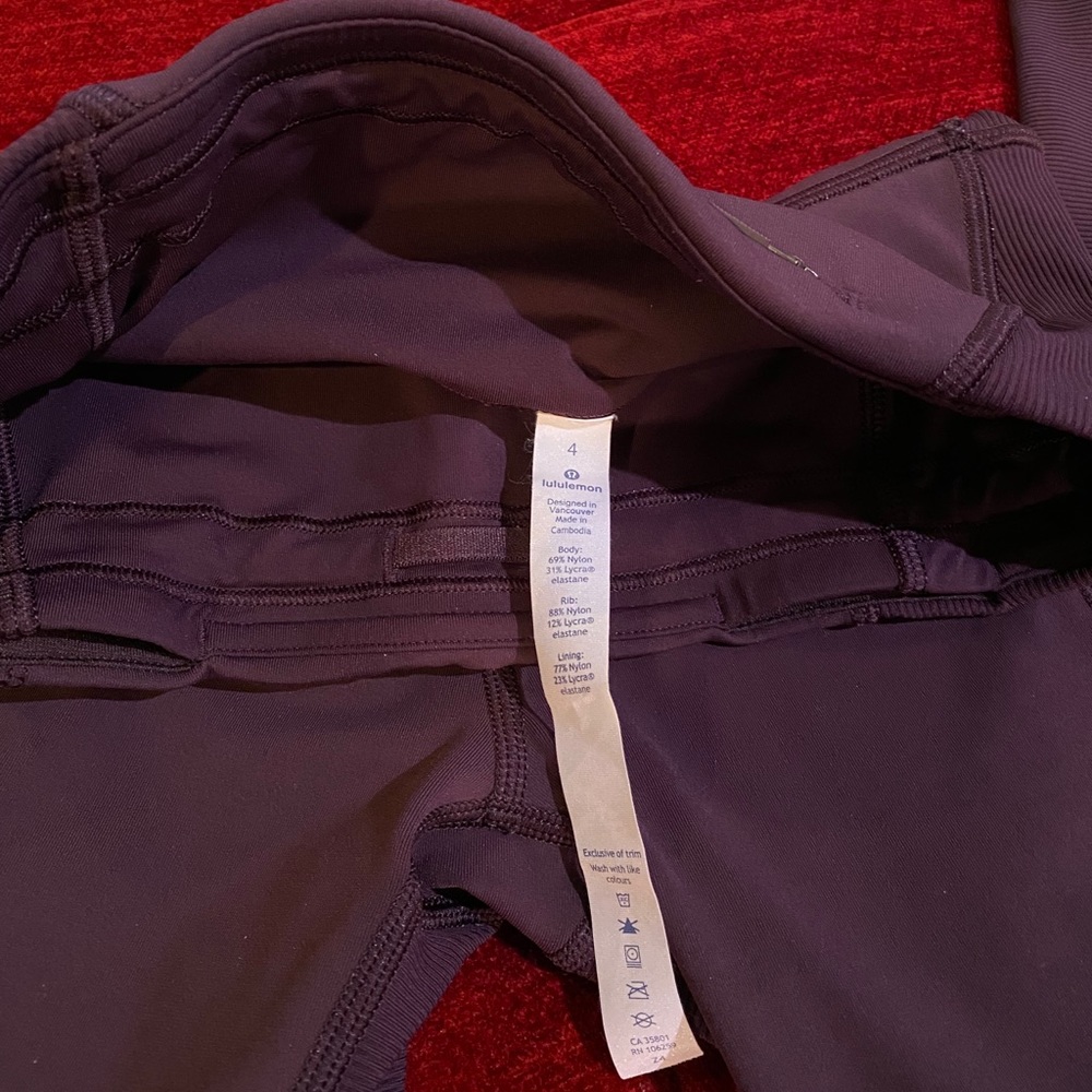 LULULEMON 23” CROP LEGGINGS - Picture 8 of 9